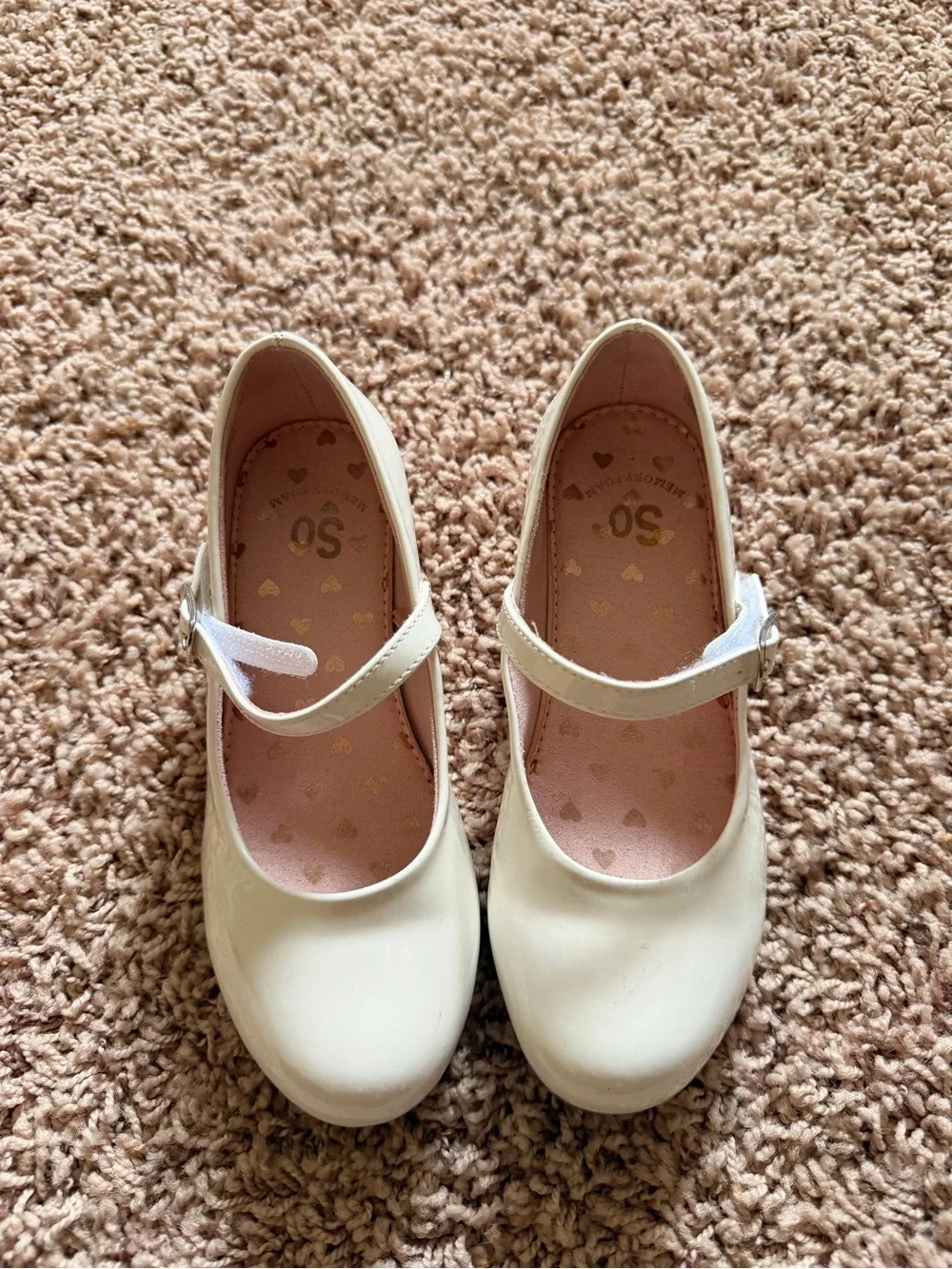 Kohl's Cream Patent Mary Jane Heels with Glitter Block Heel